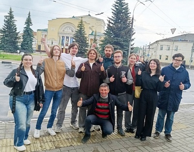 Студенты исторического факультета ЯрГУ в рамках учебной аттестации организовали экскурсию для пожилых людей, находящихся под опекой социальных учреждений