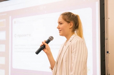 «Не боюсь пробовать себя в чем-то новом»: интервью со студенткой института иностранных языков Марией Соковой
