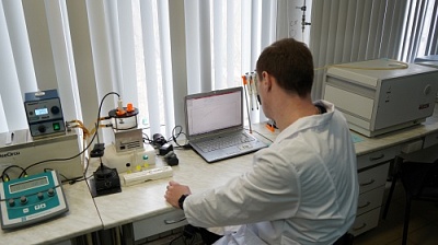 Заведующий лабораторией Института фундаментальной и прикладной химии ЯрГУ Алексей Гробов — победитель I цикла конкурса «Профессиональное развитие» Благотворительного фонда Владимира Потанина